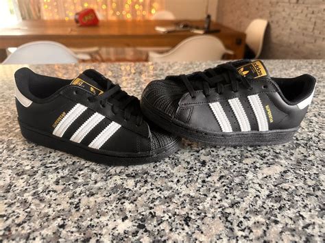 adidas spirtschuh grau mit weißen streifen|adidas superstar kaufen.